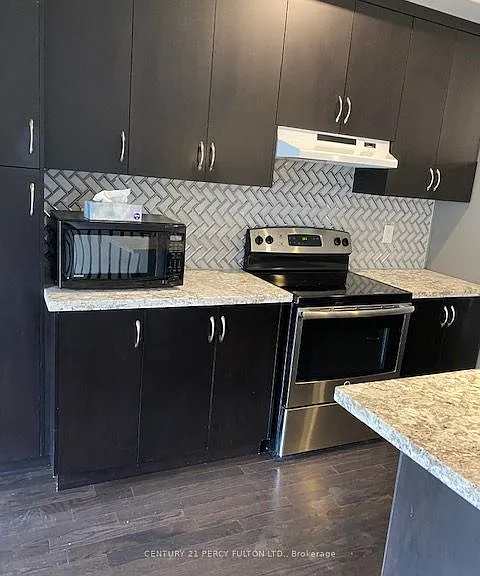 47 Dryden Way — Photo 1