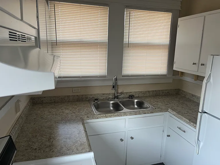 1861 Poplar Ave #5 — Photo 25