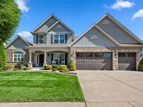 555 Heather Ridge Manor Ct, Wentzville, MO 63385