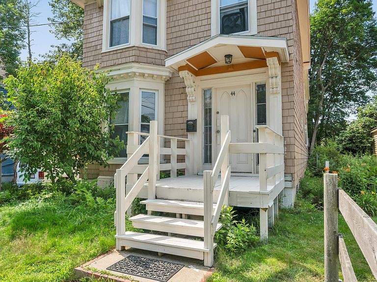Listing photo 2
