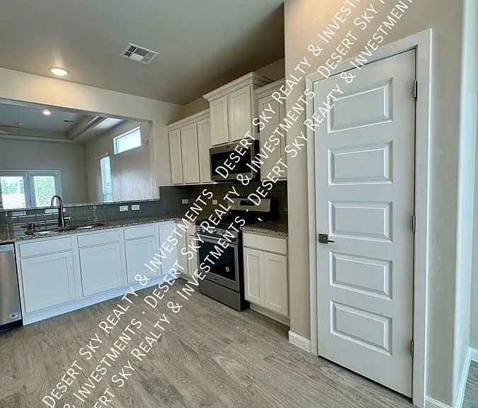 6860 Cassini Ave — Photo 10