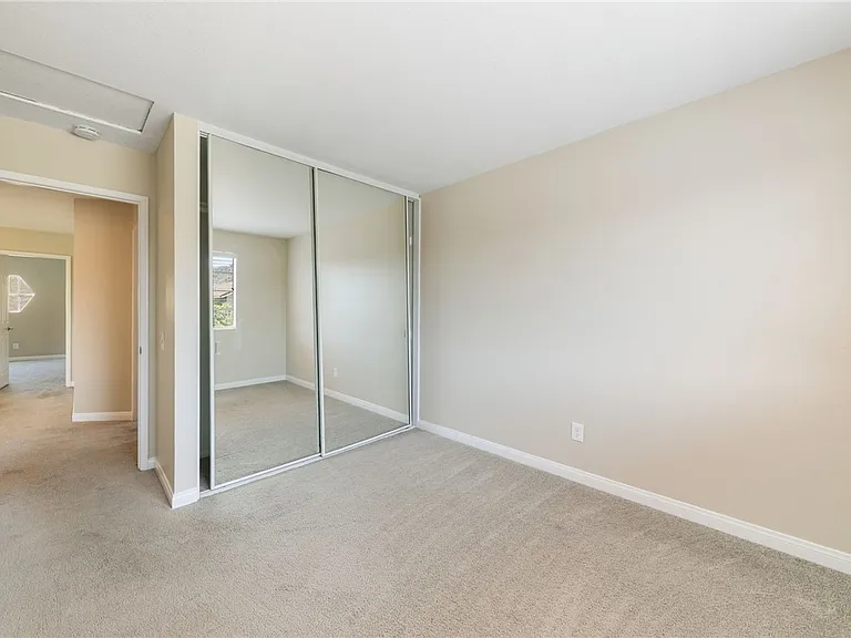 23205 Azela Cir — Photo 28