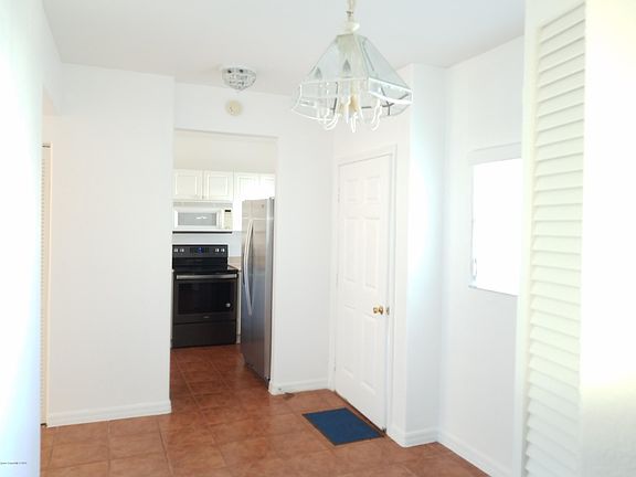 5th image of 313 Ocean Park Ln #313