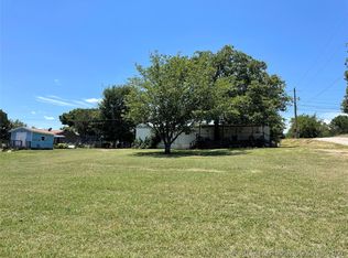 1746 Cooley Dr, Sulphur, OK 73086