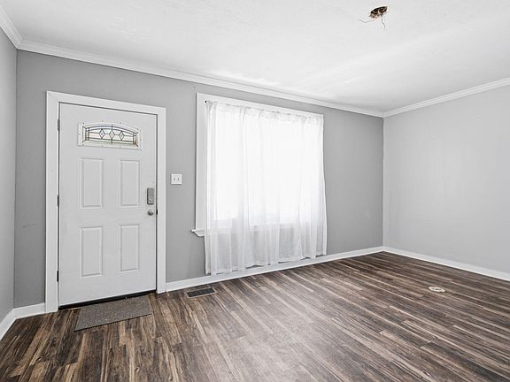 2nd image of 210 Grand Ave