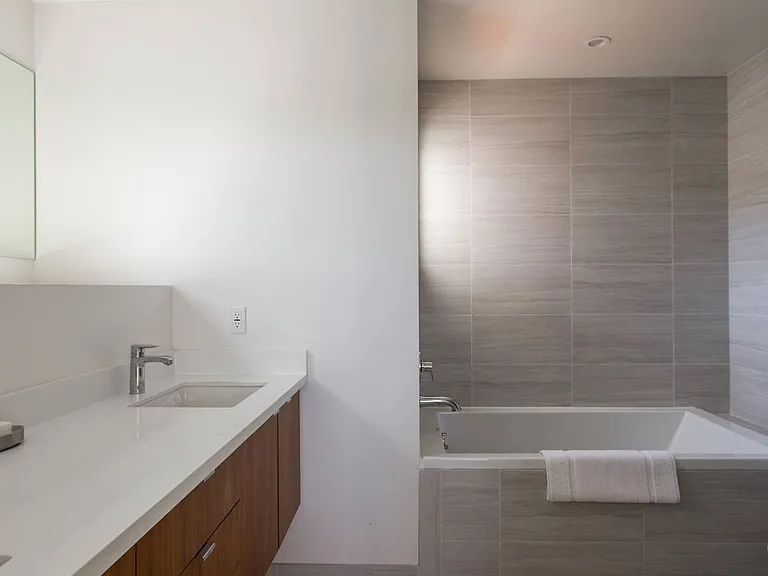 1319 Yale St #1 — Photo 22