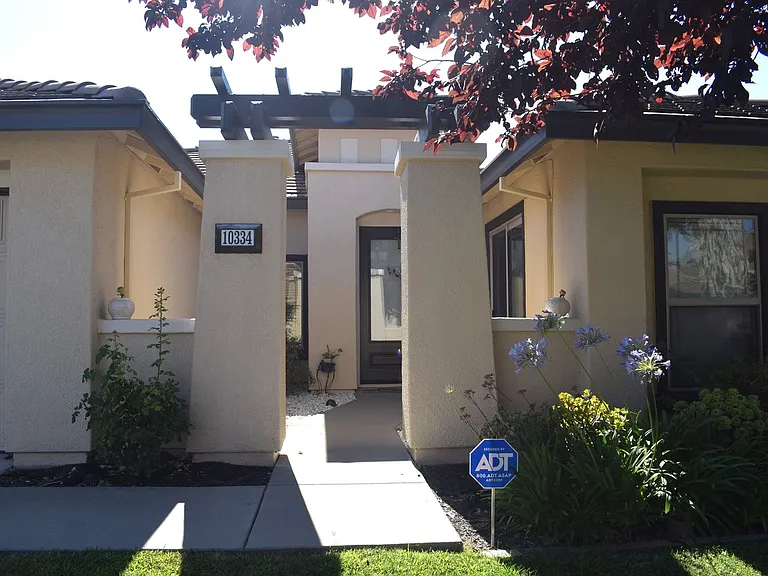 10334 Frank Greg Way — Photo 2