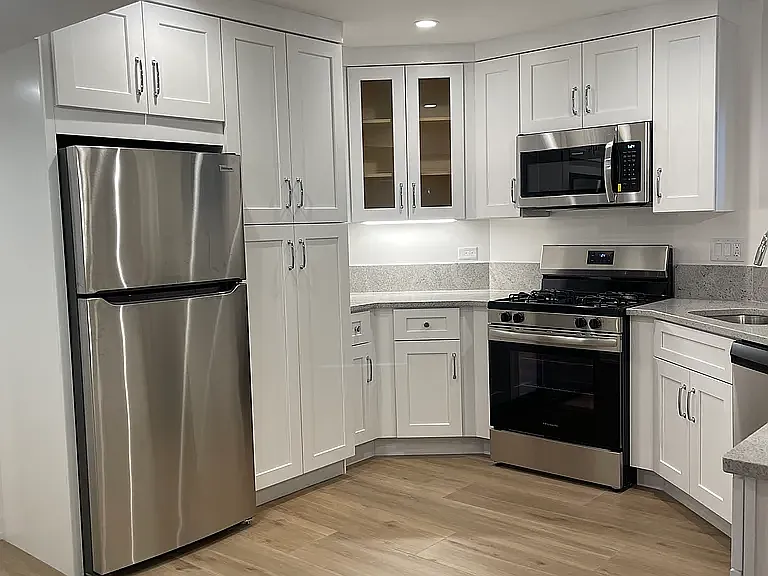 2 bed, 900 sqft, $2,400 — Photo 4