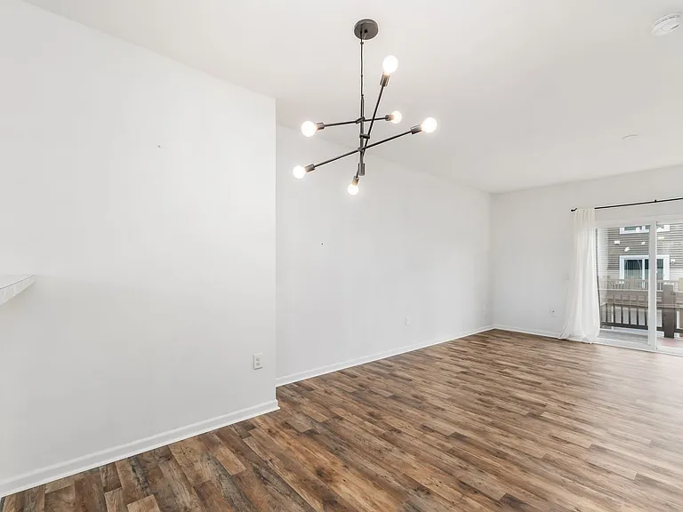 353 Laurel Creek St — Photo 22