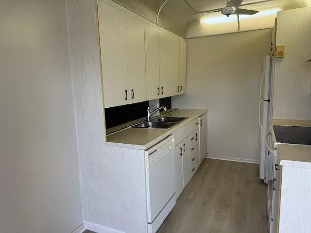 4078 Exeter E #E — Photo 10