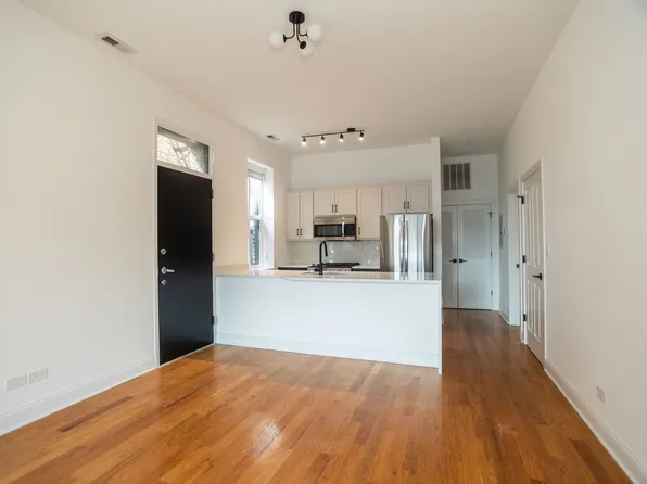 3817 N Fremont St APT 1R, Chicago, IL 60613