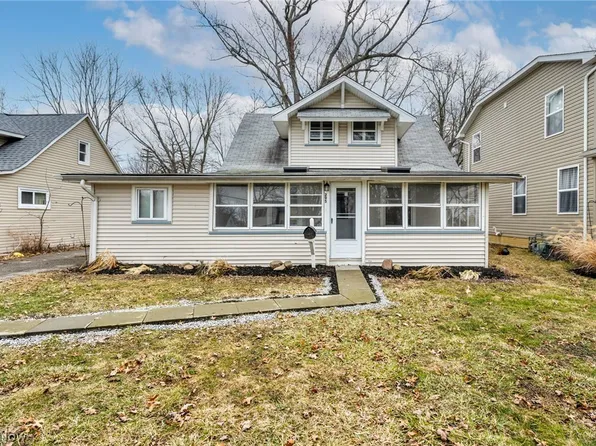 295 E 238th St, Euclid, OH 44123