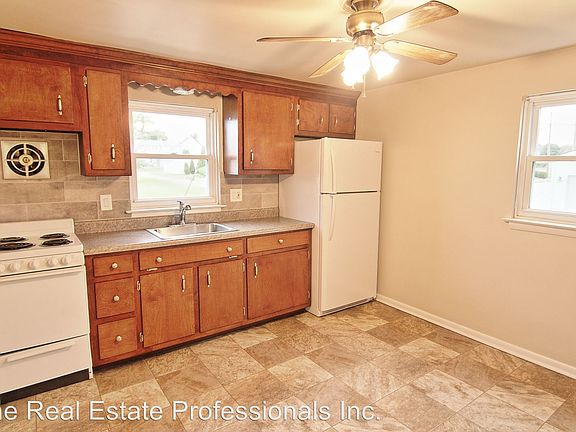 3rd image of 120 W Howard St APT B3