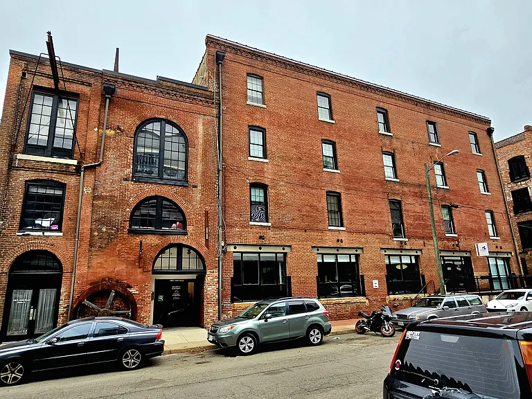98 S 15th St #210 — Photo 15