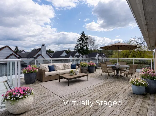 2340 Hawthorne Ave #404, Pt Coquitlam, BC V3C 1W9