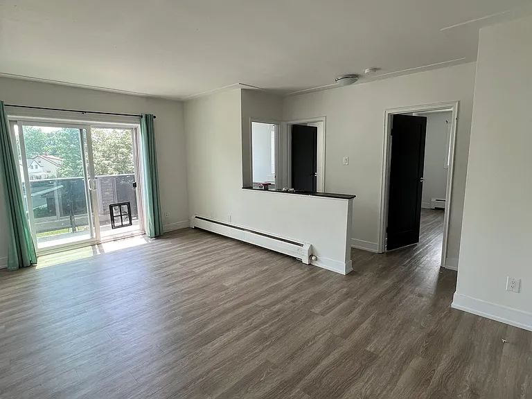 784 Hughson St #15 — Photo 5