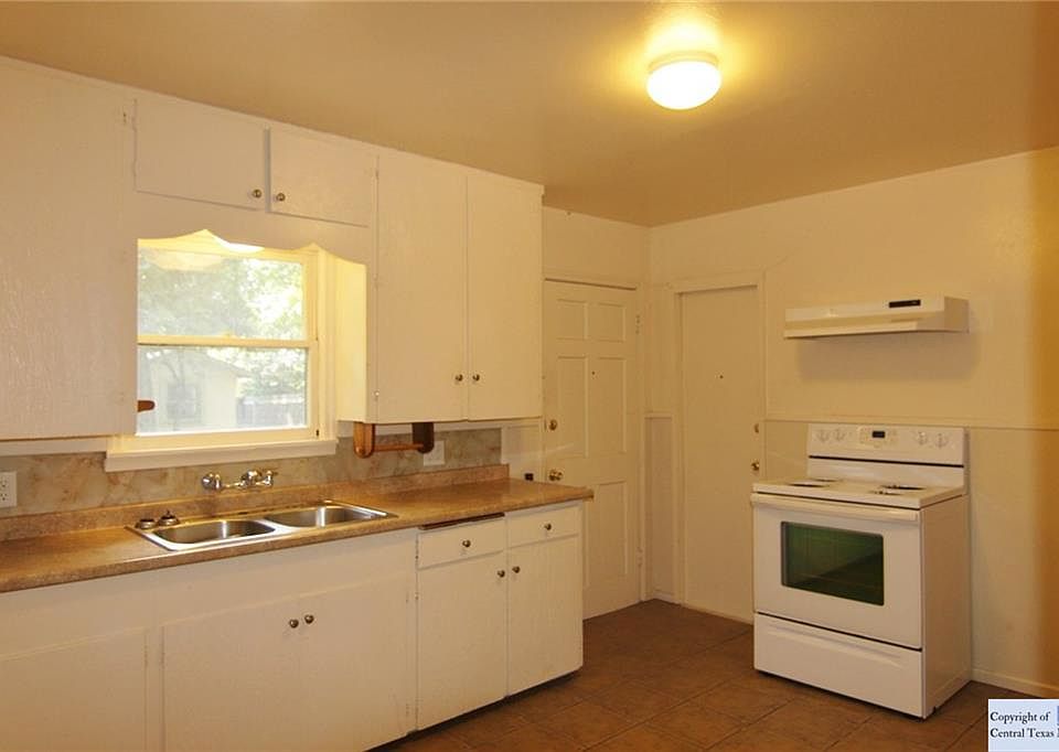 2nd image of 1063 N Liberty Ave