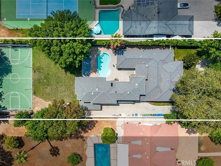 22904 Calvert St — Photo 3