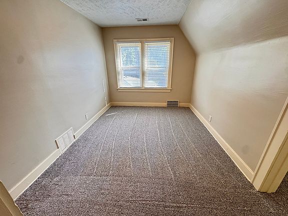 5th image of 2735 Alpha St APT 2