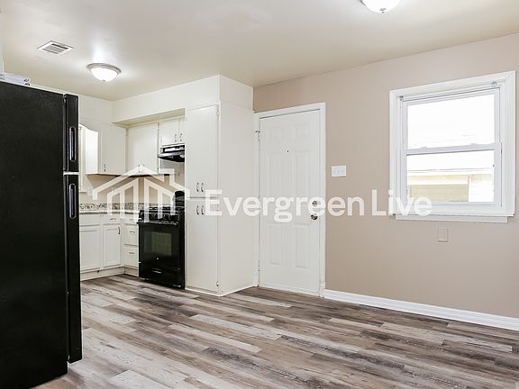 5th image of 500 Hill St