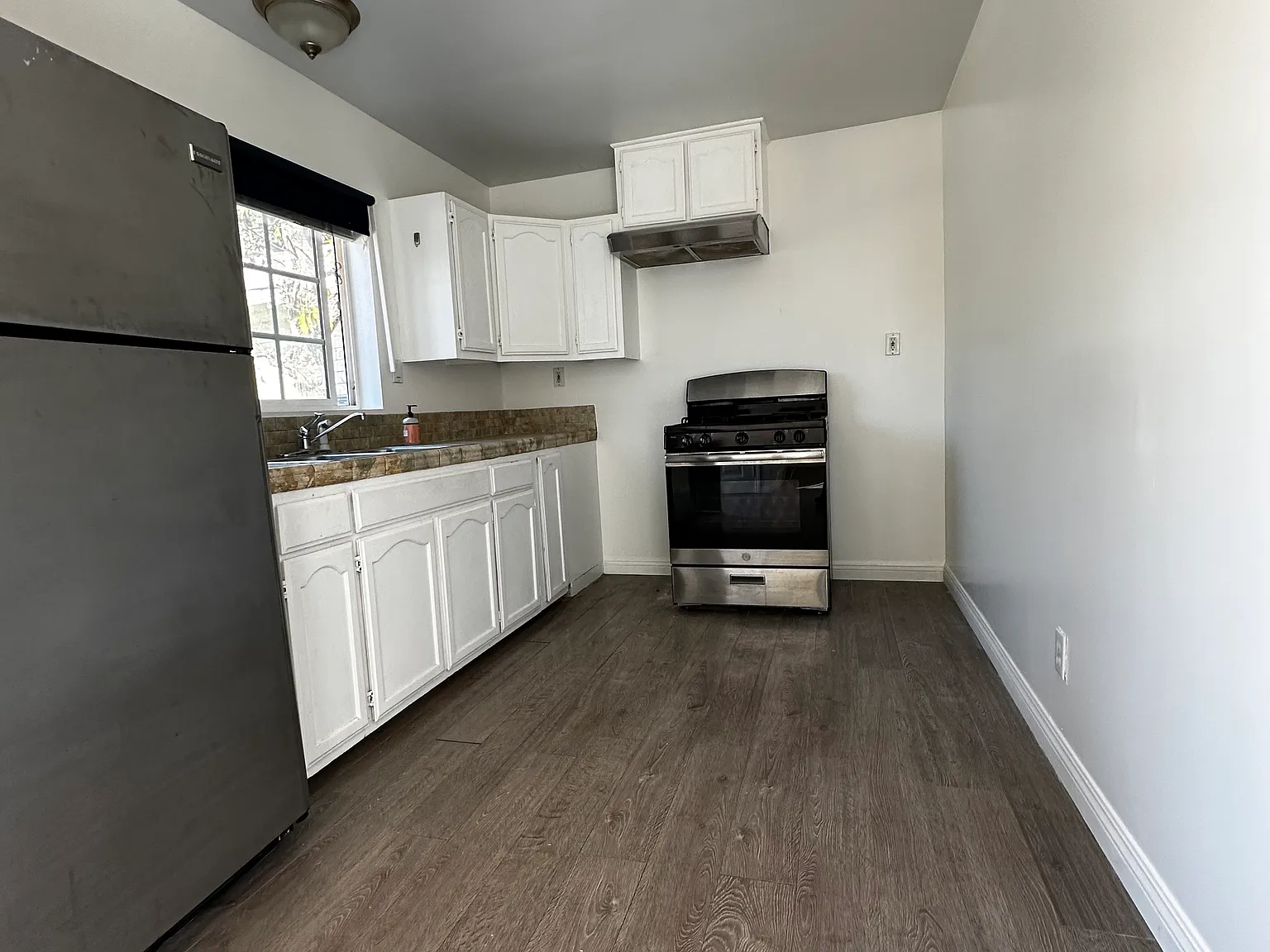 5059 Hermosa Ave — Photo 2