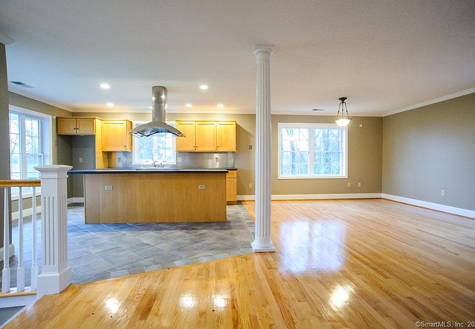 1st image of 21 Mountain View Dr