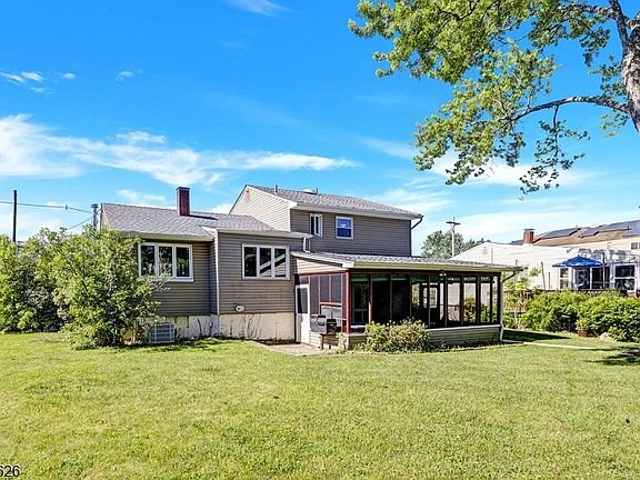 3rd image of 21 Hillery Dr