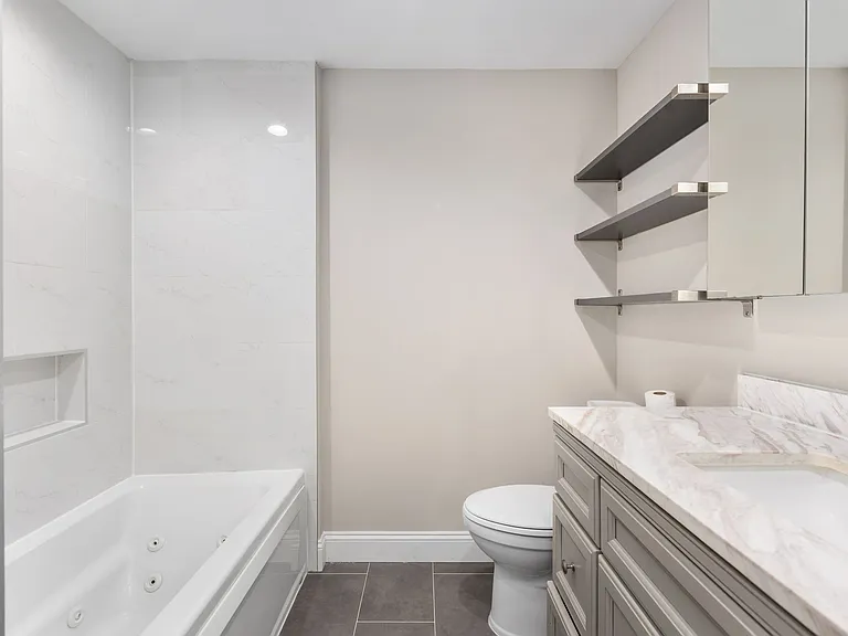 12894 Effingham Ct — Photo 18
