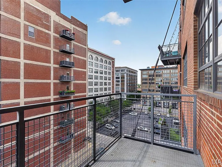 1611 Locust St #603 — Photo 17