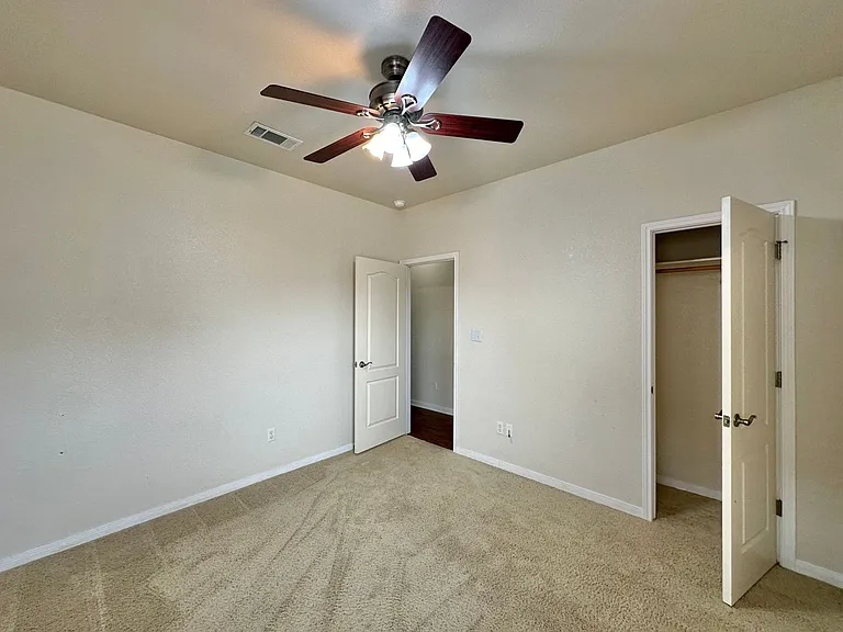 705 Marshall Dr — Photo 42