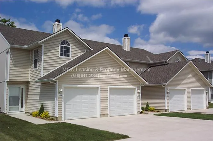 1010 Garden Dr — Photo 1