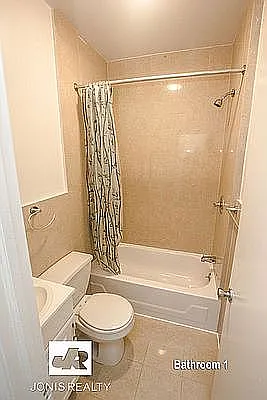 Rented by Jonis Realty | media 9