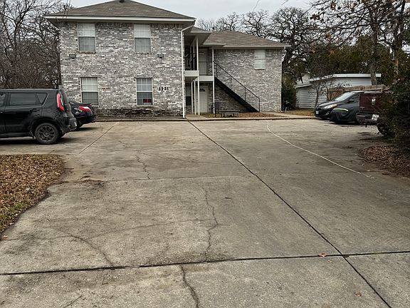 2nd image of 1121 S Avenue B #4
