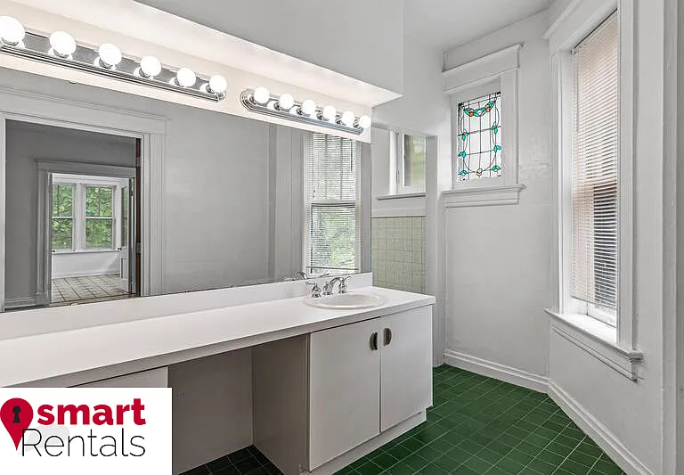 1722 Waverly Pl — Photo 14