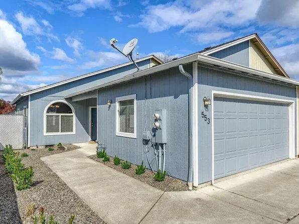 553 Mountain View Dr, Central Point, OR 97502