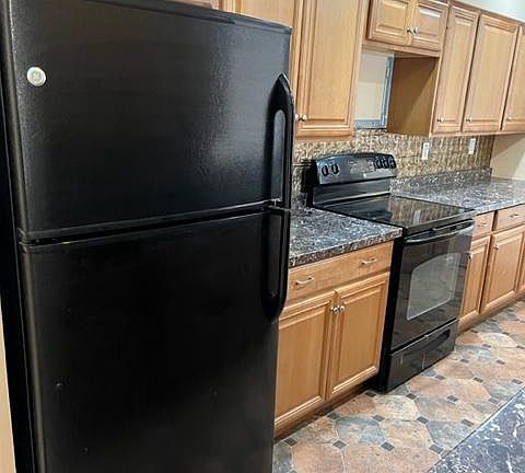 5th image of 1401 Governor Cir #159