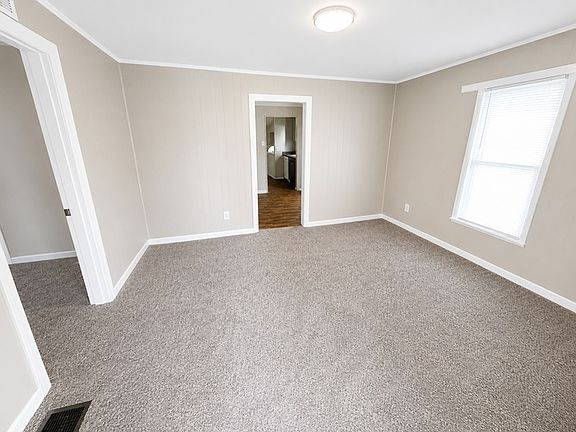 4th image of 307 Alsobrook St