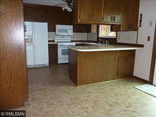 5th image of 16117 Finland Ave