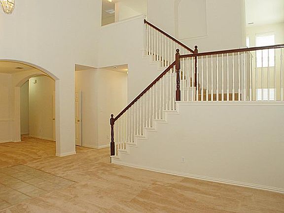 5th image of 8900 Tanglewood Dr