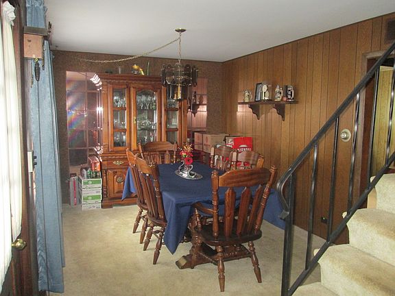 3rd image of 124 N Caryl Ave