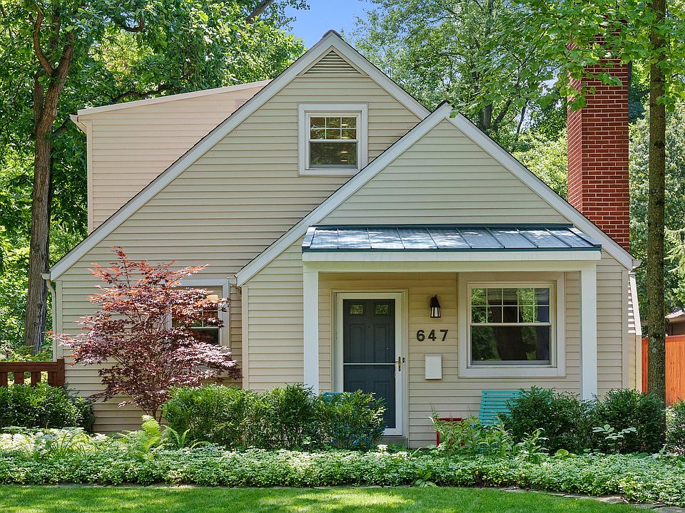1st image of 647 Yaronia Dr S