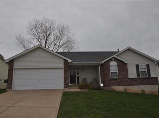 1542 Reveres Ride, O'Fallon, MO 63366