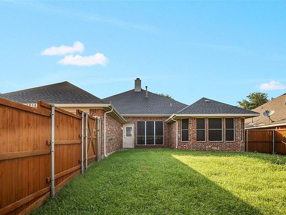 5th image of 3010 Creek Valley Dr