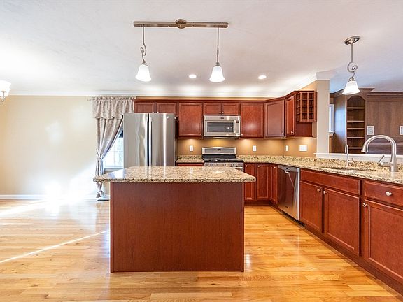 5th image of 83 South St #0