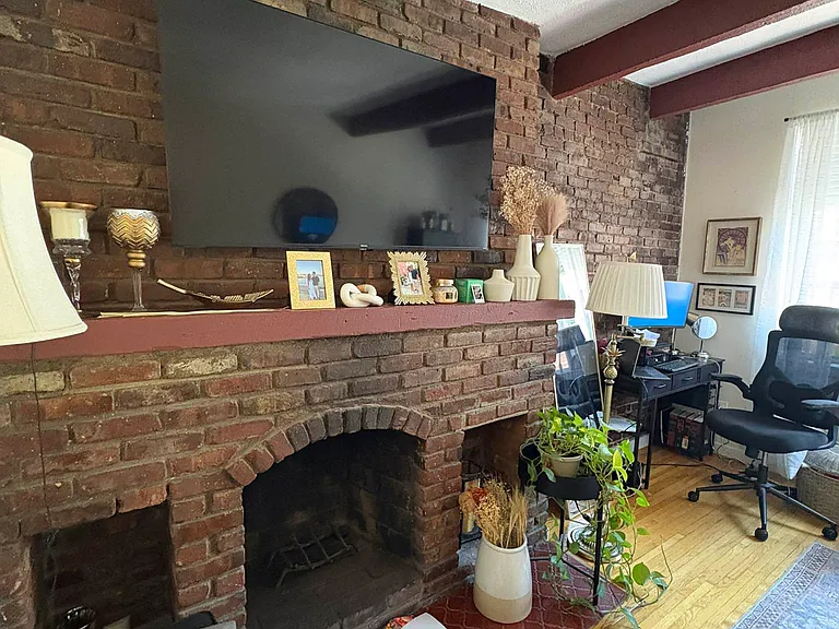 343 W 14th St #5FE — Photo 8