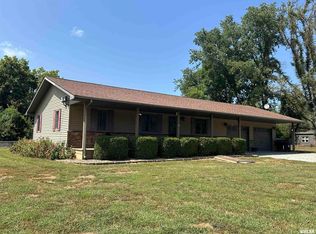 604 Shoal Creek Rd, Murphysboro, IL 62966