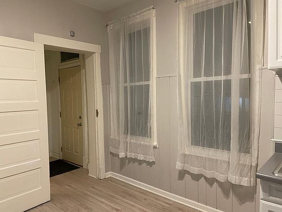3rd image of 2889 N Milwaukee Ave #2R