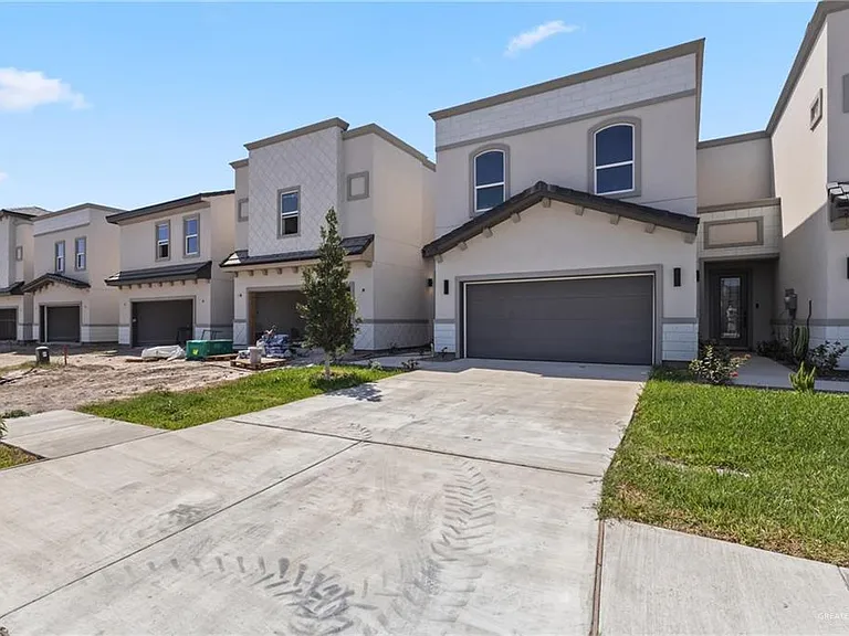 2206 Corales St — Photo 18