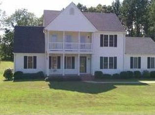 118 Starrwood Dr, Starr, SC 29684