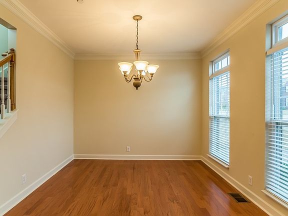 5th image of 757 Cowan Dr